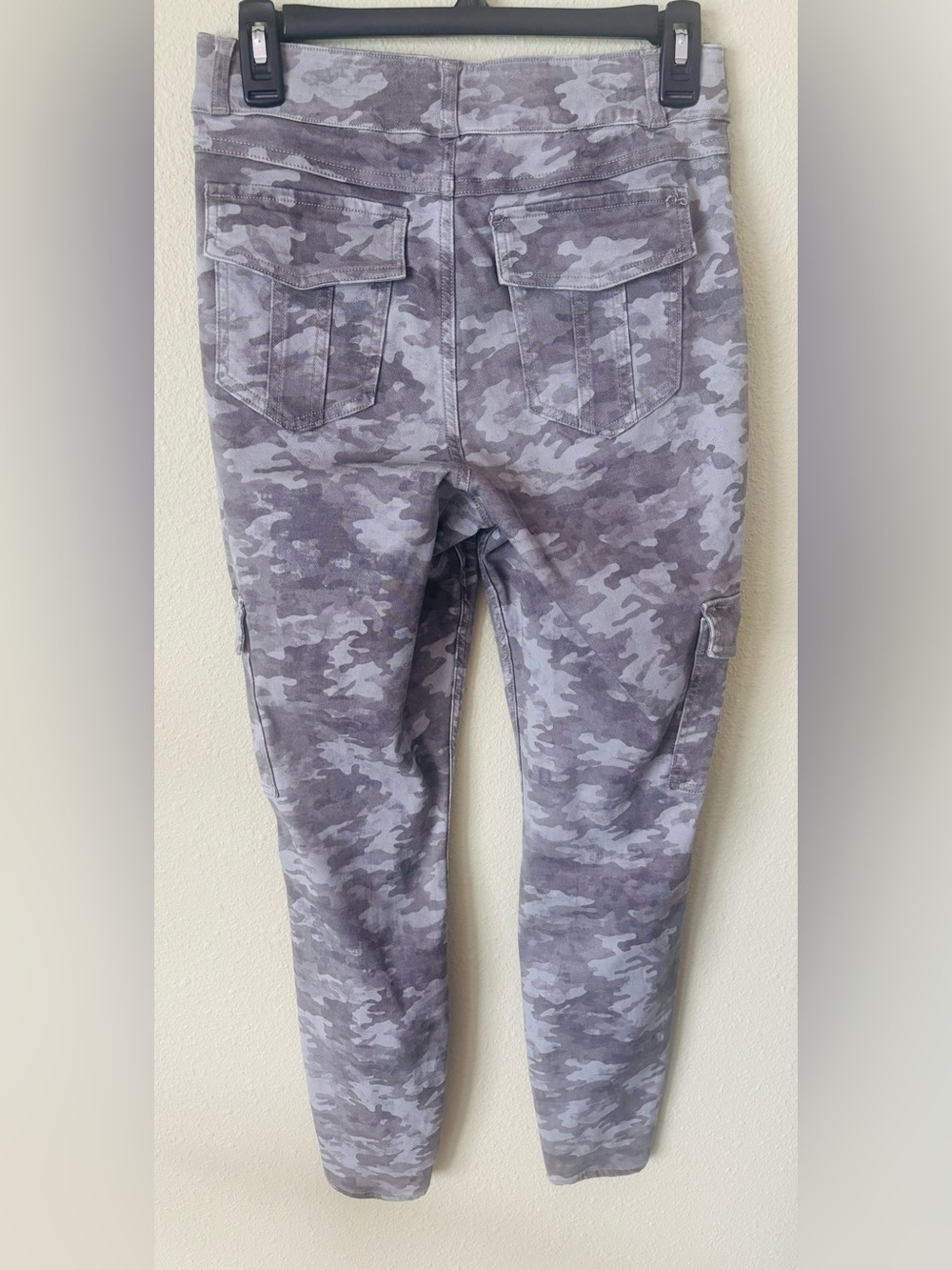 Spanx Stretch Twill Ankle Cargo Pants Stone Wash Camouflage Print Size: Medium - Picture 5 of 6